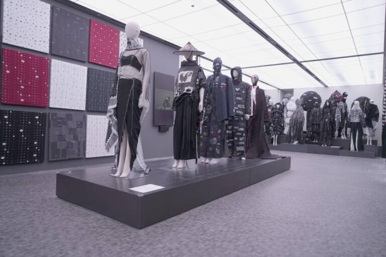 pameran mode Sejauh Mata Memandang x Eko Nugroho yang akan hadir pada 20 Februari hingga 30 April 2025 di Plaza Indonesia