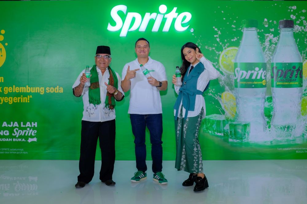 Bersama ikon tercinta, Dian Sastrowardoyo dan Haji Bolot, Sprite memiliki misi untuk menyegarkan dan memeriahkan bulan suci di tengah cuaca panas dan aktivitas yang padat.