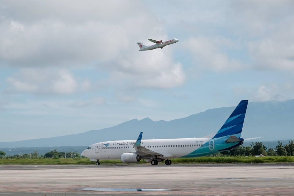 pemerintah telah mengumumkan penurunan harga tiket pesawat domestik sebesar 13-14% selama periode mudik Lebaran 2025. 