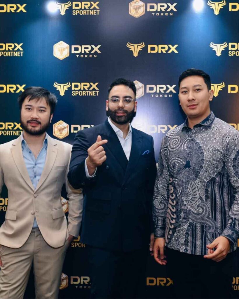 Founder DRX Kash Topan (tengah)