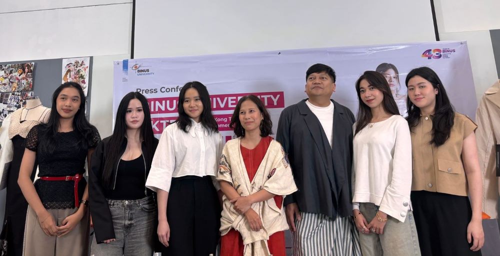Sejumlah tim mahasiswa dari Fashion Program BINUS University turut ambil bagian dalam ajang internasional HKTDC Fashion InStyle 2025