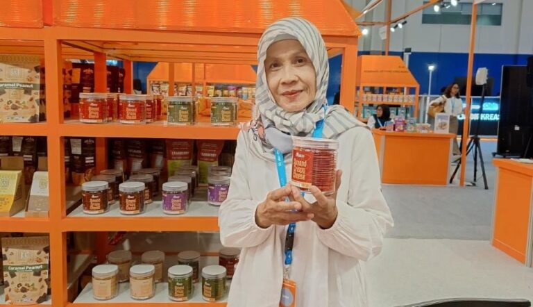 Suhartini, pemilik Tien Cakes and Cookies