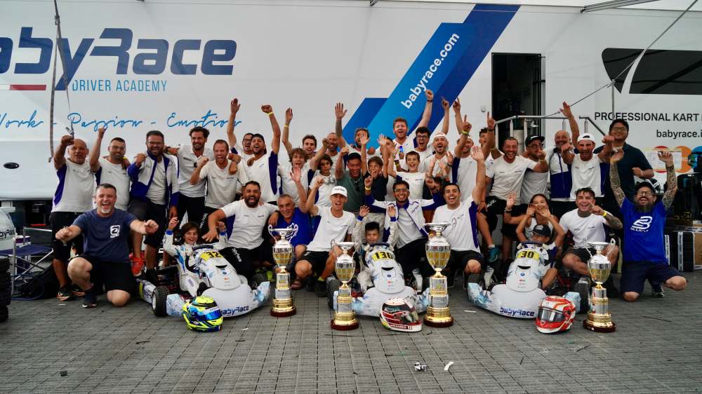 Muhammad Fadil Abbas Wibowo, sukses mencetak sejarah dengan meraih kemenangan sensasional pada seri keempat ACI Karting Championship Italia 2026 kategori Mini GR3 di Sirkuit Val Vibrata, Italia
